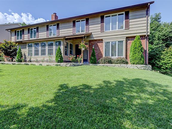 2nd image of 1445 Timberwood Ln