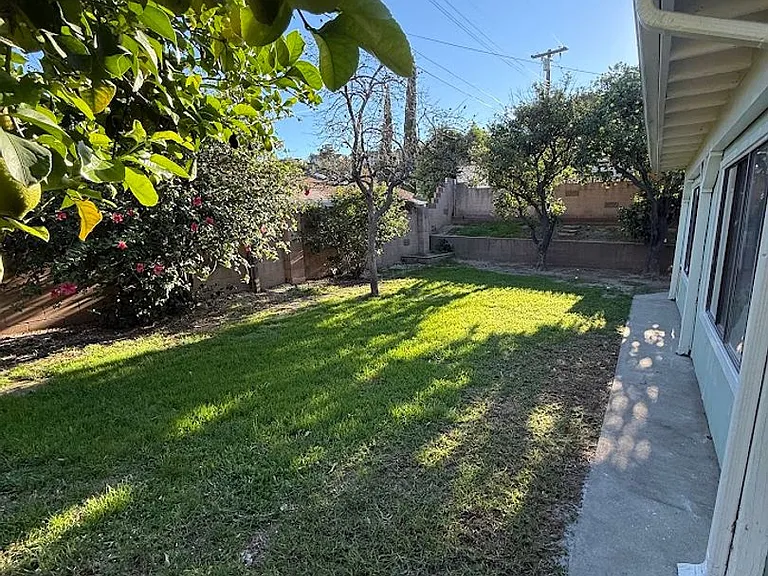 15148 Oro Grande St — Photo 56