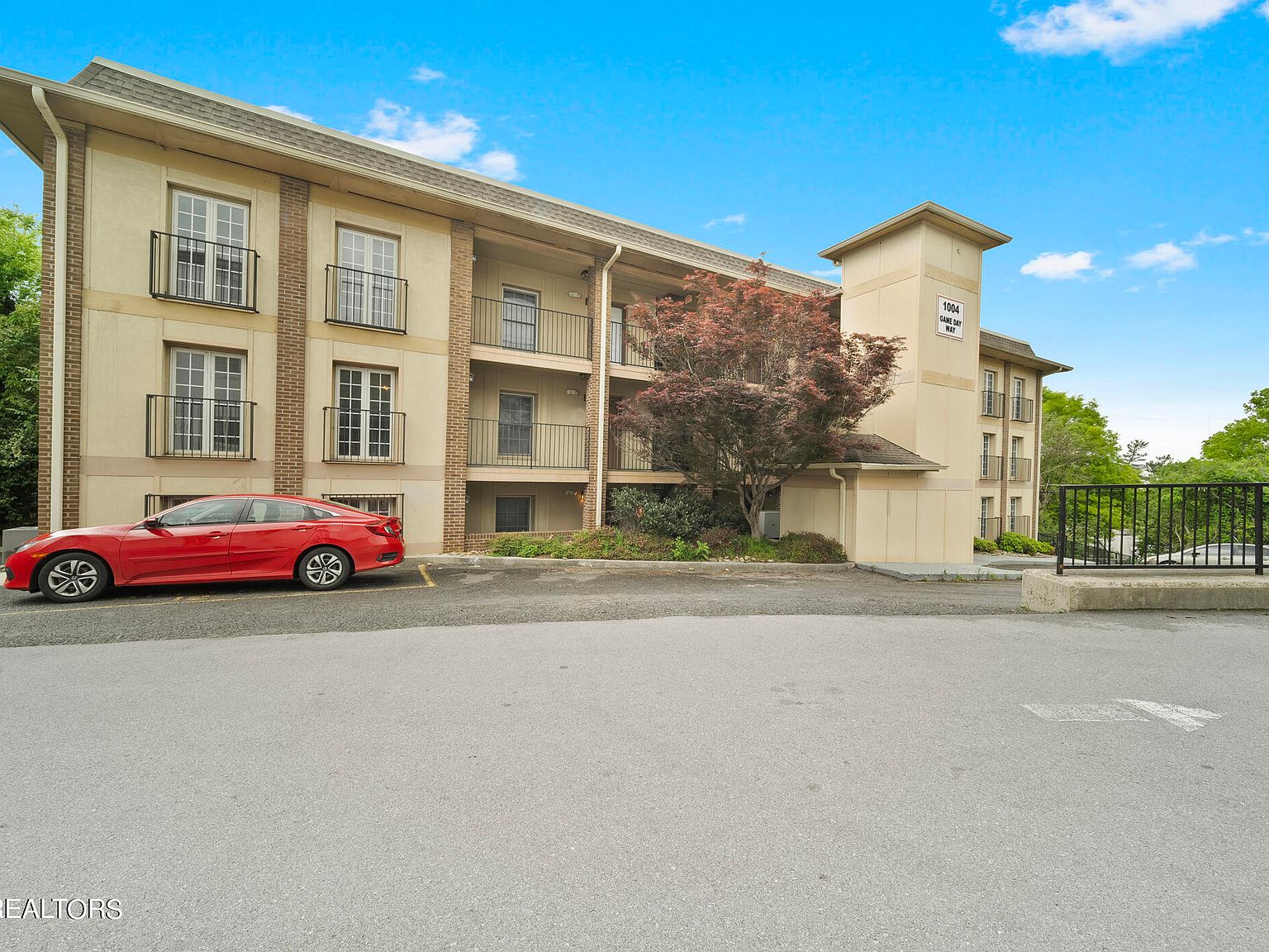 1004 Game Day Way APT 201, Knoxville, TN 37902 | Zillow