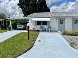 28 Desert Candle Cir, Lehigh Acres, FL 33936