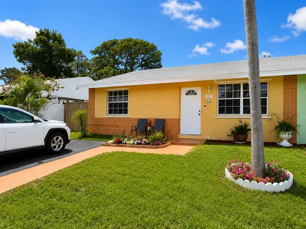 4815 Gladiator Cir, Greenacres, FL 33463