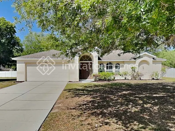 2211 Lake Pointe Cir, Leesburg, FL 34748