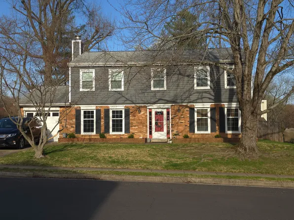 4544 Lantern Pl, Alexandria, VA 22306