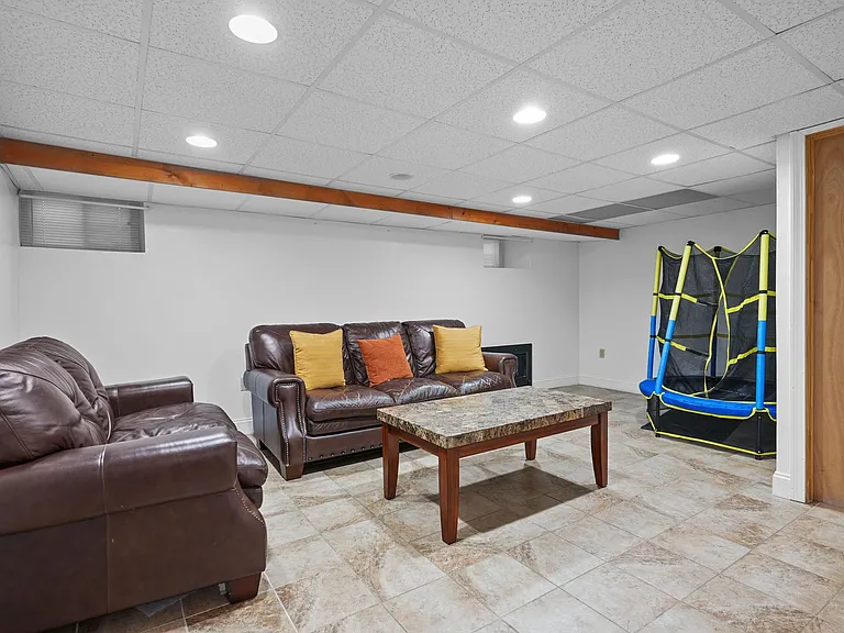 164 Hadley St #1 — Photo 35