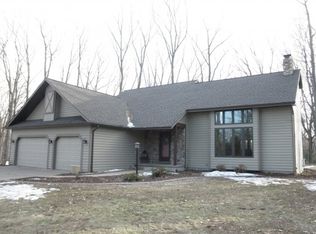 4654 Creek Valley Ln, Oneida, WI 54155