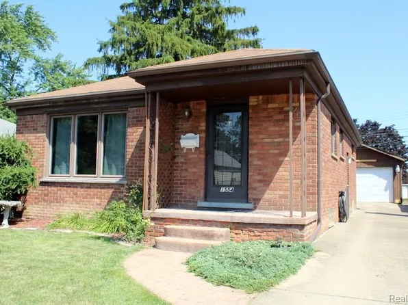 1554 London Ave, Lincoln Park, MI 48146