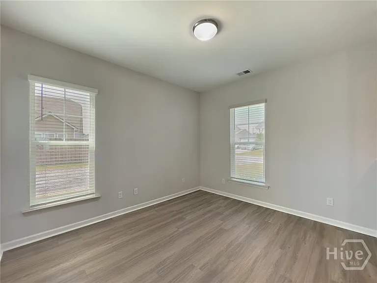 115 Melody Dr — Photo 13