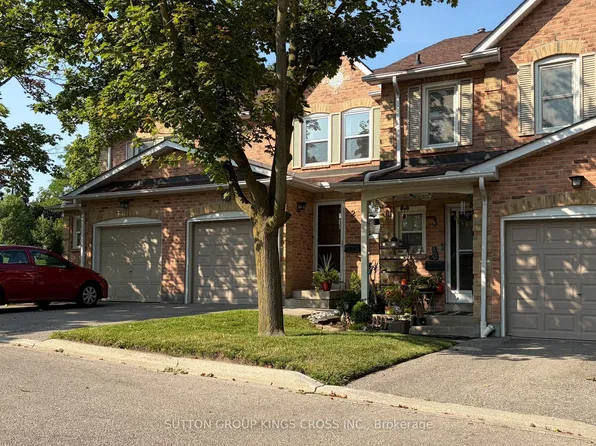 2575 Parmeer Dr #2, Mississauga, ON L5C 2Y3