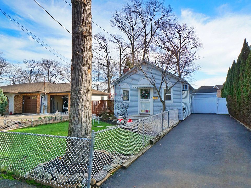 1st image of 108 Kinghorn St