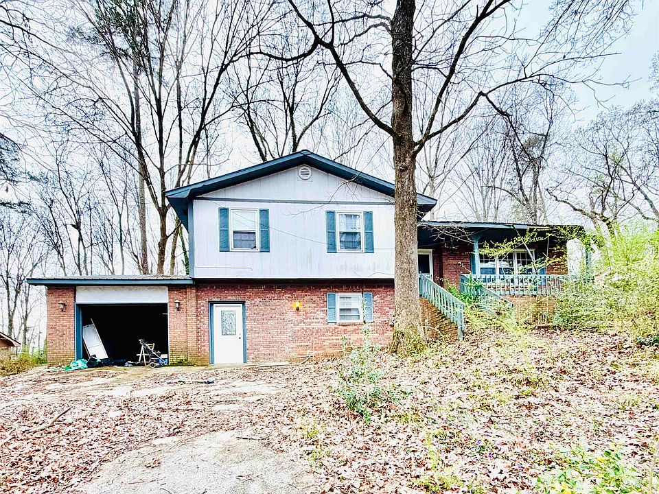 1st image of 710 Loy St