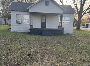 402 E 12th St #TH, Tishomingo, OK 73460