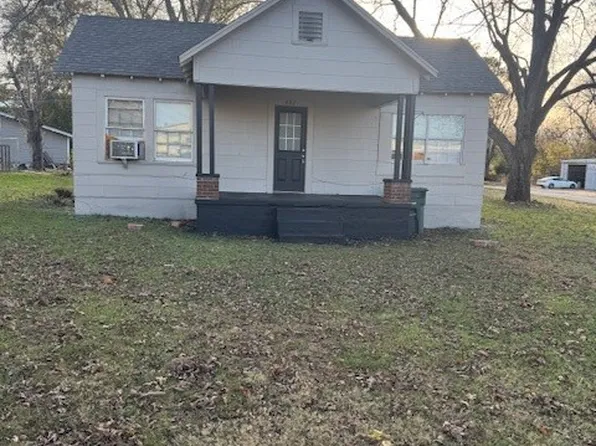 402 E 12th St #Th, Tishomingo, OK 73460