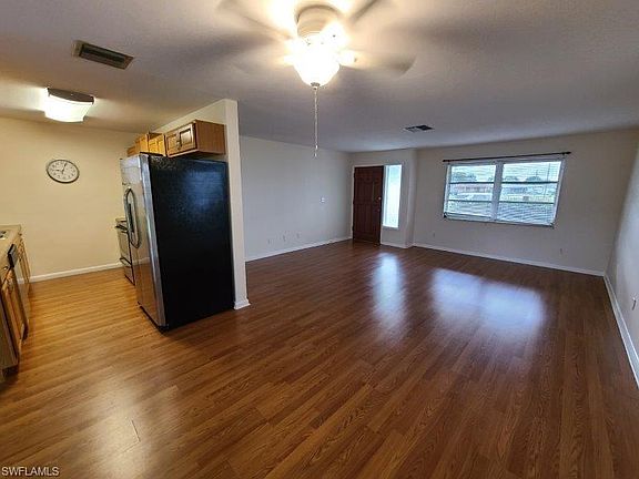 3rd image of 1421 NE 5th Ter