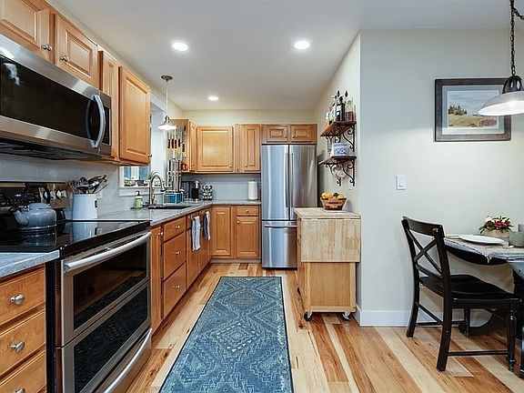 5th image of 59 North Rd #1