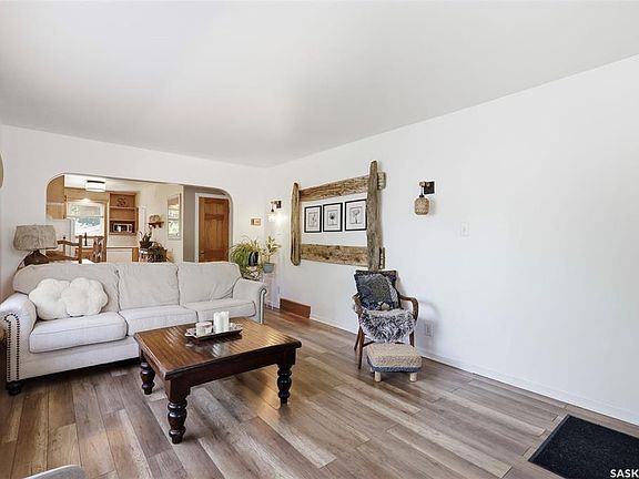 4th image of 301 29th STREET W