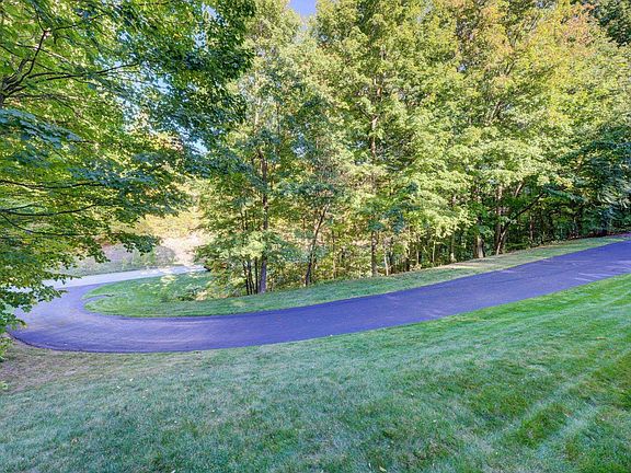 2nd image of 137 Wooded Valley Dr