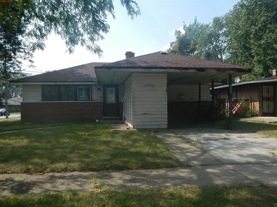 15154 Meadow Ln photo 1