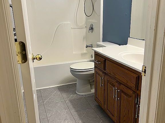 New floor in main bathroom 