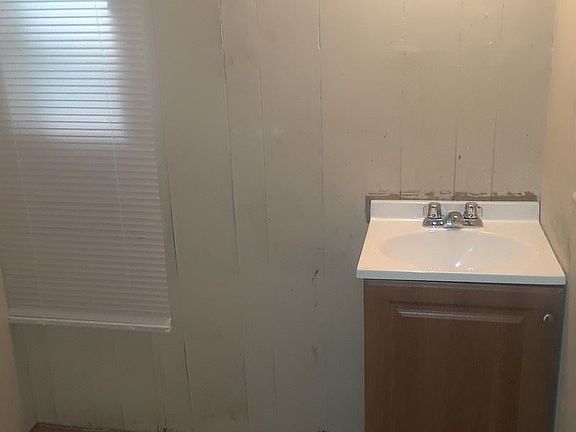 5th image of 8938 Cocoa Ave