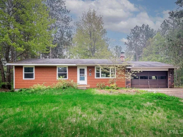 252 Timber Ln, Marquette, MI 49855
