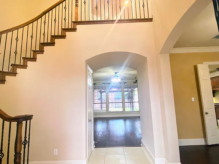 11563 Avondale Dr — Photo 3