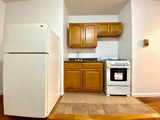 Rented by Lang Realty LLC | media 2