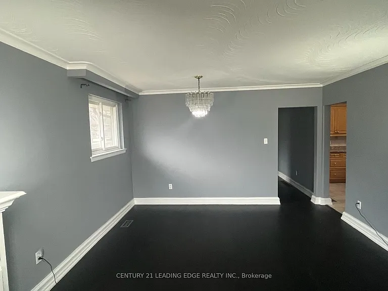 912 Crocus Cres — Photo 4