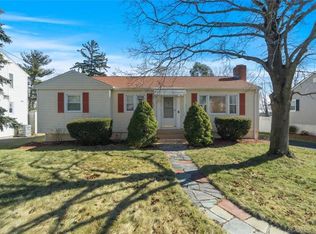 46 Corbin Rd, Hamden, CT 06517