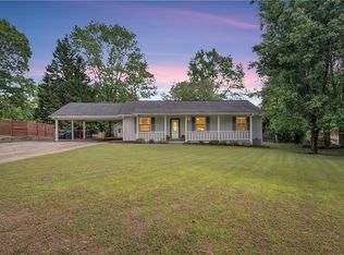 804 Whitehall Dr, Lawrenceville, GA 30043