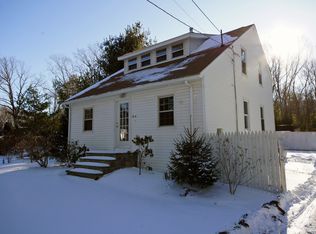 124 Uxbridge Rd, Mendon, MA 01756