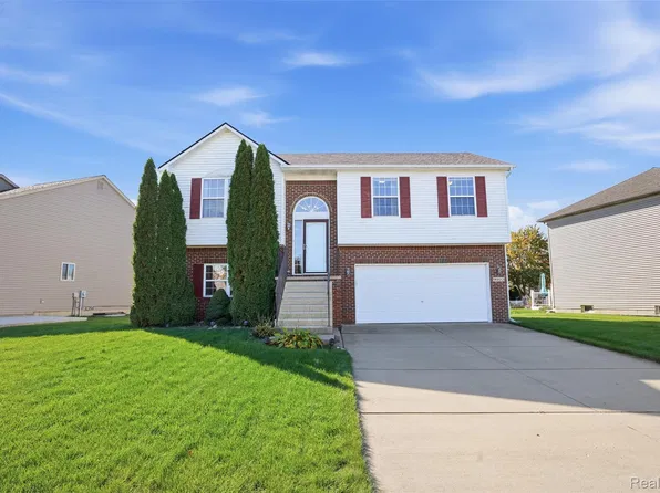 9092 Newport Creek Rd, Newport, MI 48166