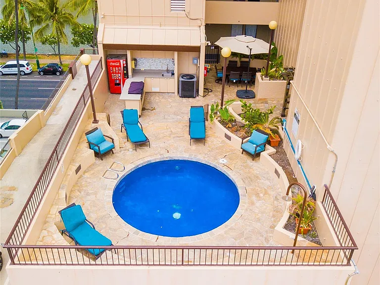 320 Liliuokalani Ave — Photo 21