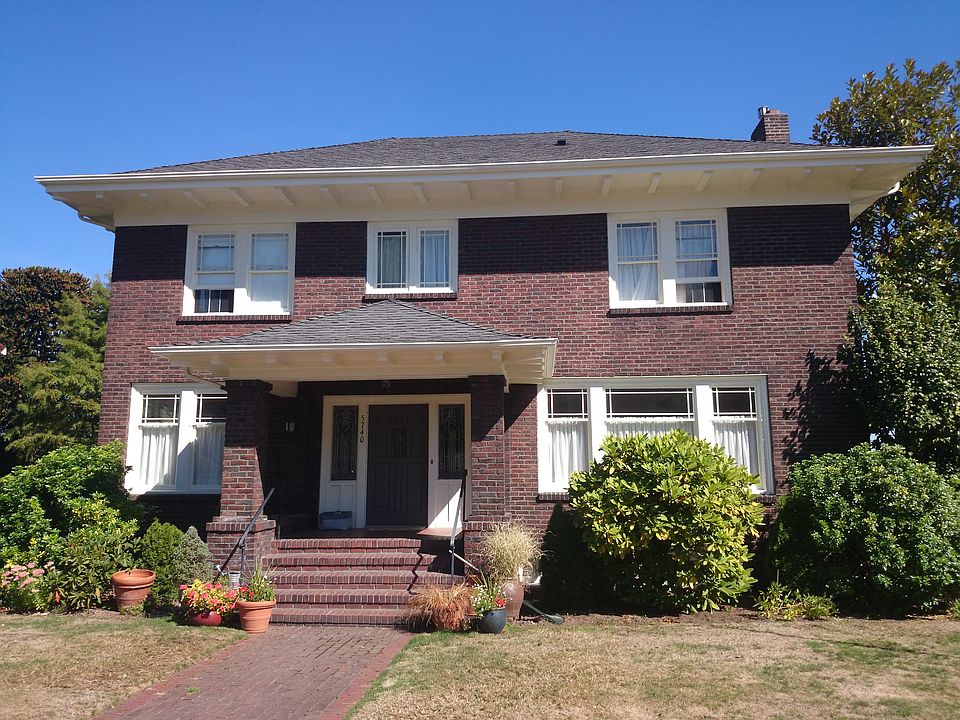 2nd image of 5740 36th Ave NE