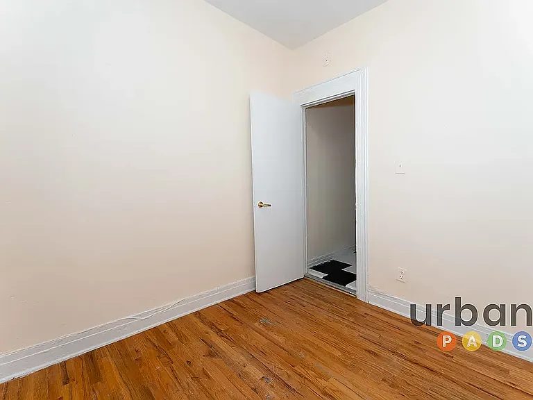 1118 Madison St #3R — Photo 6