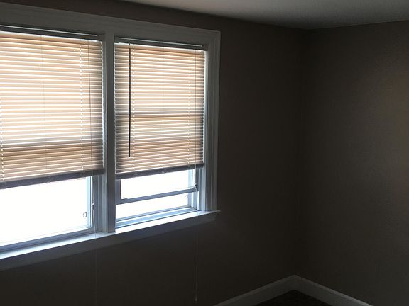 5th image of 117 Chamberlin Dr