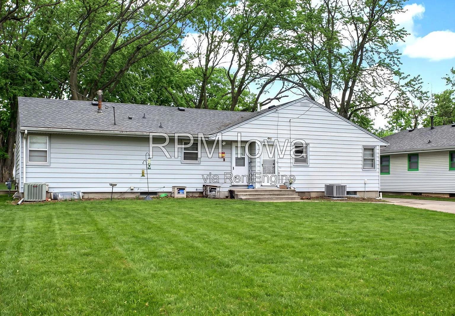 3 bed, 2.0 bath, 816 sqft, $1,545 — Photo 4