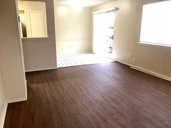 2nd image of 7528 Oak Chase