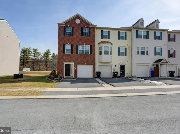 3365 Landmark Ct, Chambersburg, PA 17201
