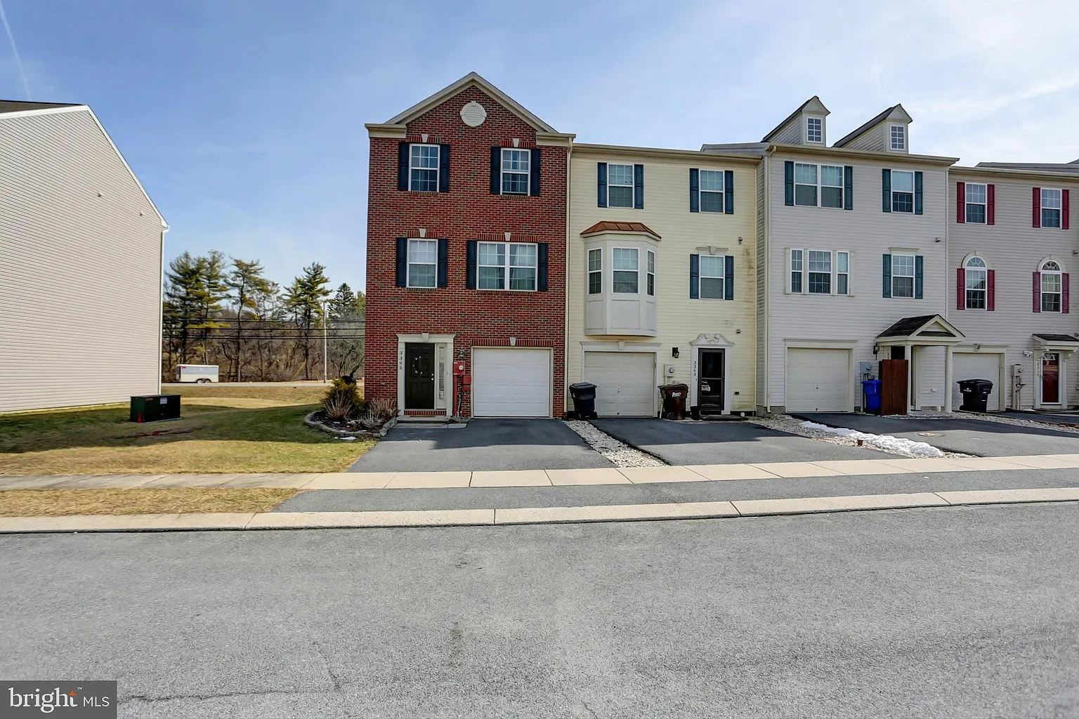 3365 Landmark Ct photo 1
