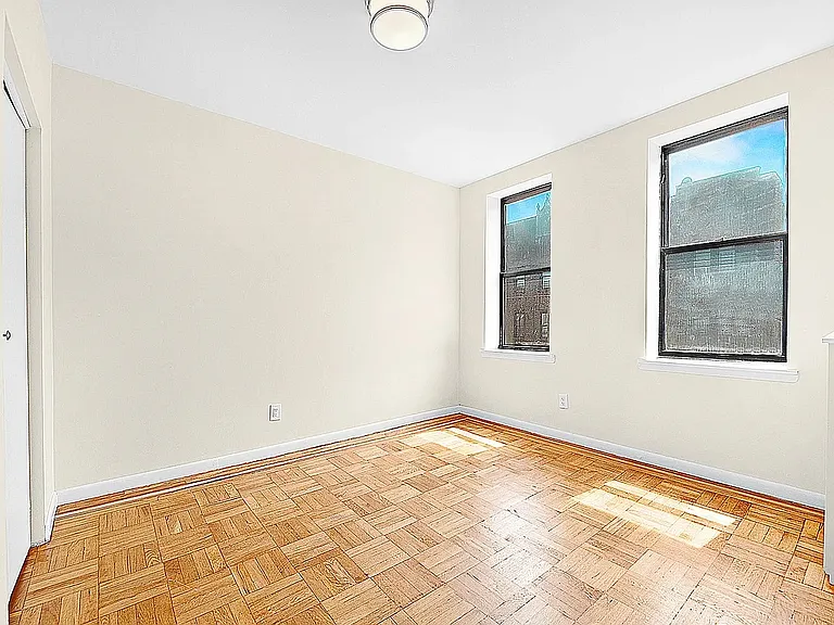 225 E 202nd St #2A — Photo 6