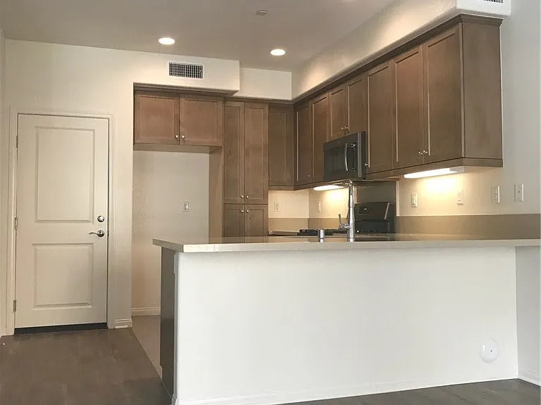319 Edenfiled Ave — Photo 6
