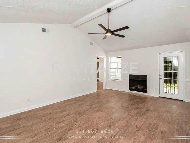 6513 Victoria Pl S — Photo 22