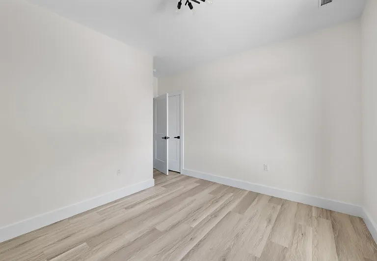 1295 Holmden Ave #2 — Photo 9