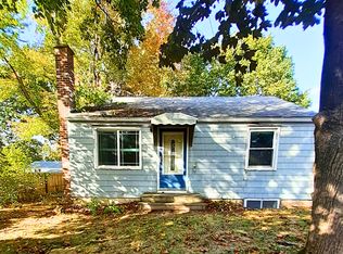 16 Elaine Dr E, Broad Brook, CT 06016