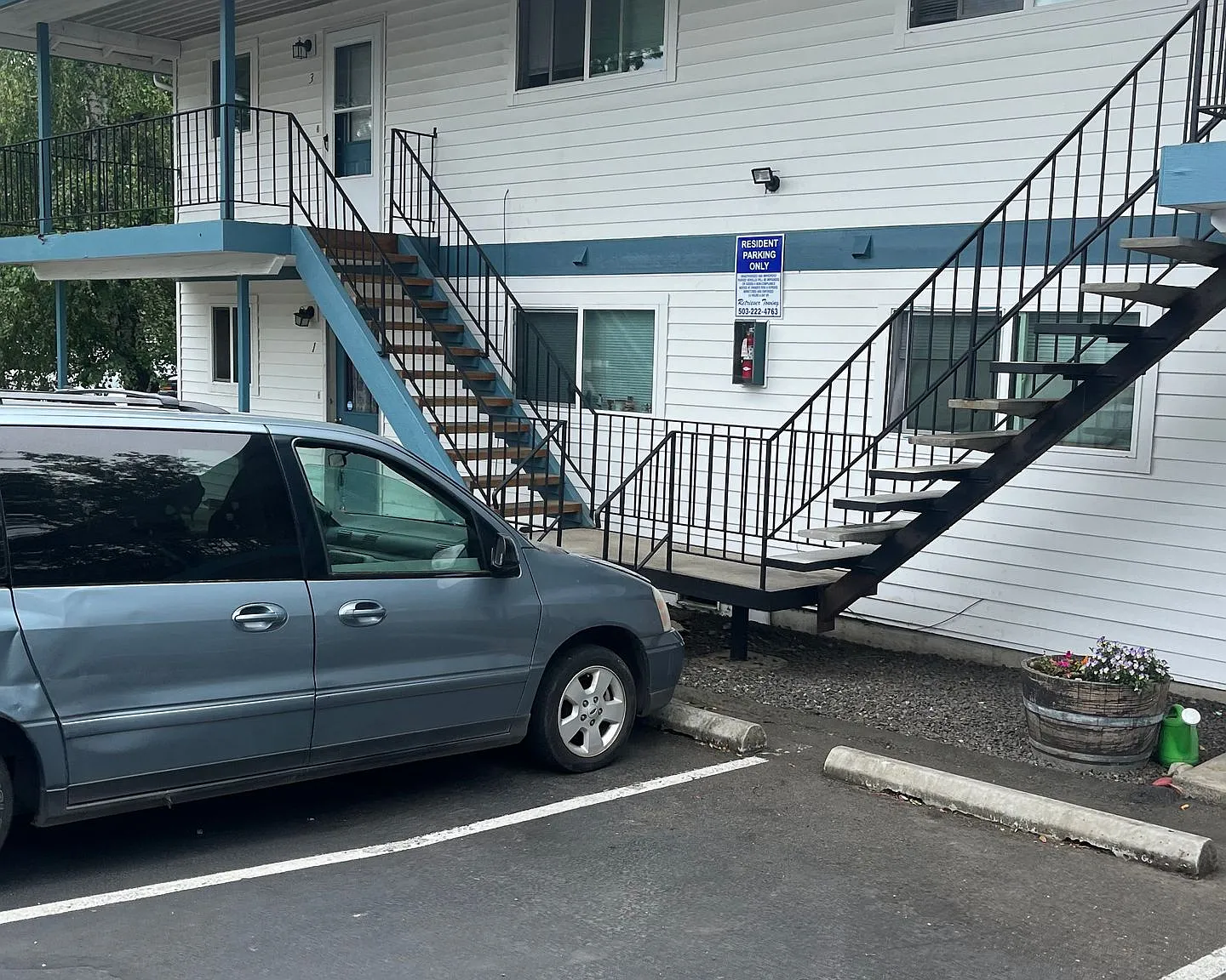 Cedarwood Villa Apartments — Photo 1