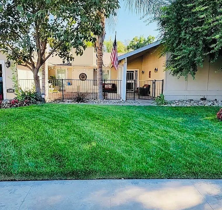 Front Yard with Private Court Yard