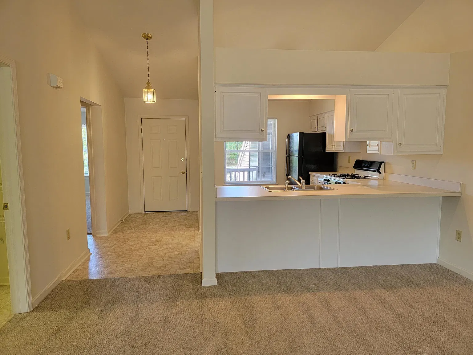 2 bed, 1230 sqft, $1,595 — Photo 2