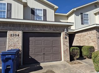 2104 Azlin Pl APT B, Siloam Springs, AR 72761