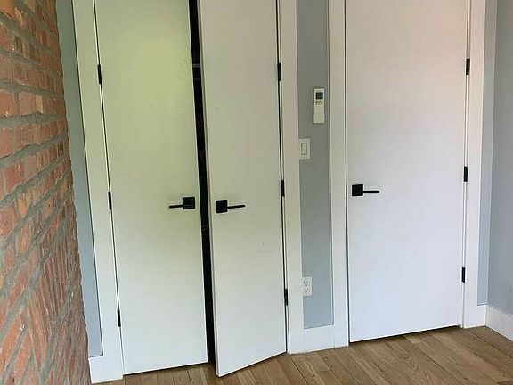5th image of 375 Howard Ave #2