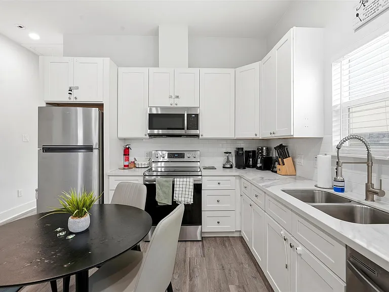 2620 Delafield St #B — Photo 10